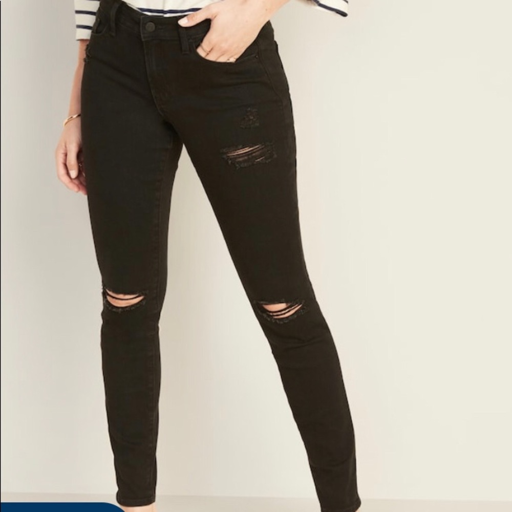 🆕🆕🆕 NWT - Mid-Rise Skinny Jeans